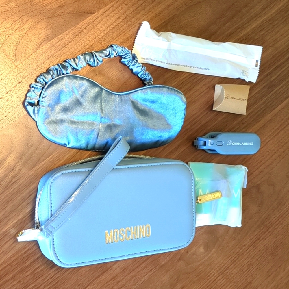 NEW China Airlines MOSCHINO Amenity Kit - Baby Blue